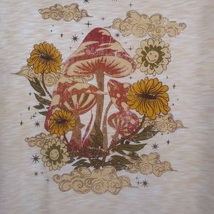 CREAM MUSHROOM TEE SZ XXXL (21) JUNIORS